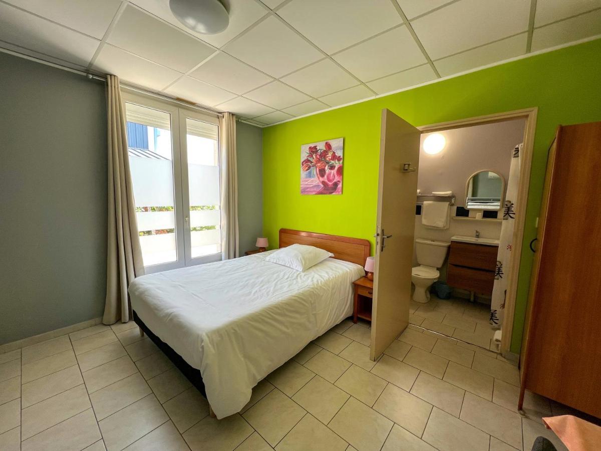 Le Petit Logis Hotel Beaumont-en-Véron Екстериор снимка