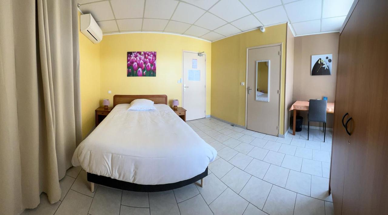 Le Petit Logis Hotel Beaumont-en-Véron Екстериор снимка