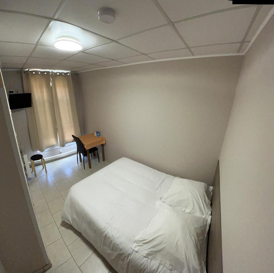 Le Petit Logis Hotel Beaumont-en-Véron Екстериор снимка