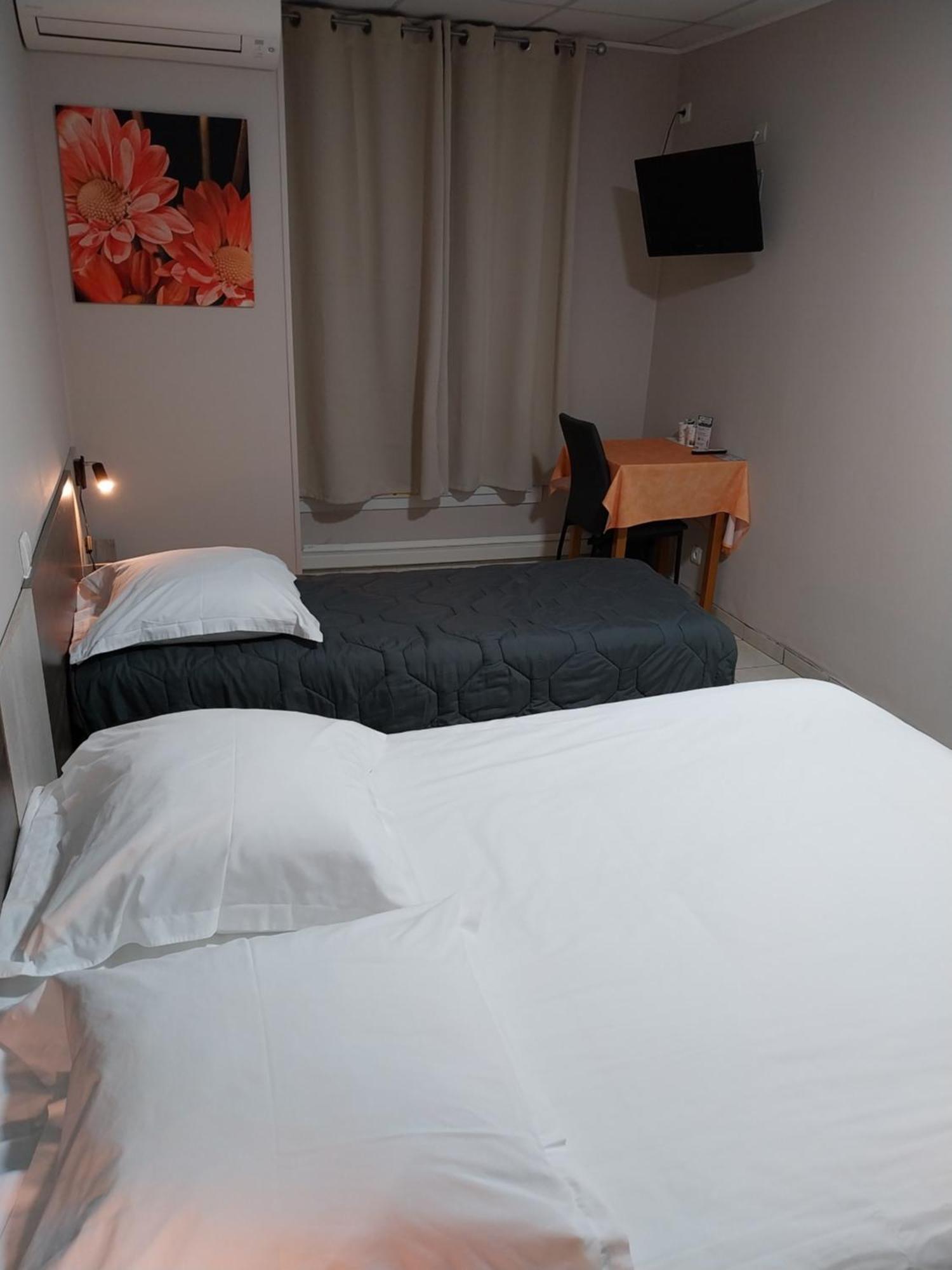 Le Petit Logis Hotel Beaumont-en-Véron Екстериор снимка