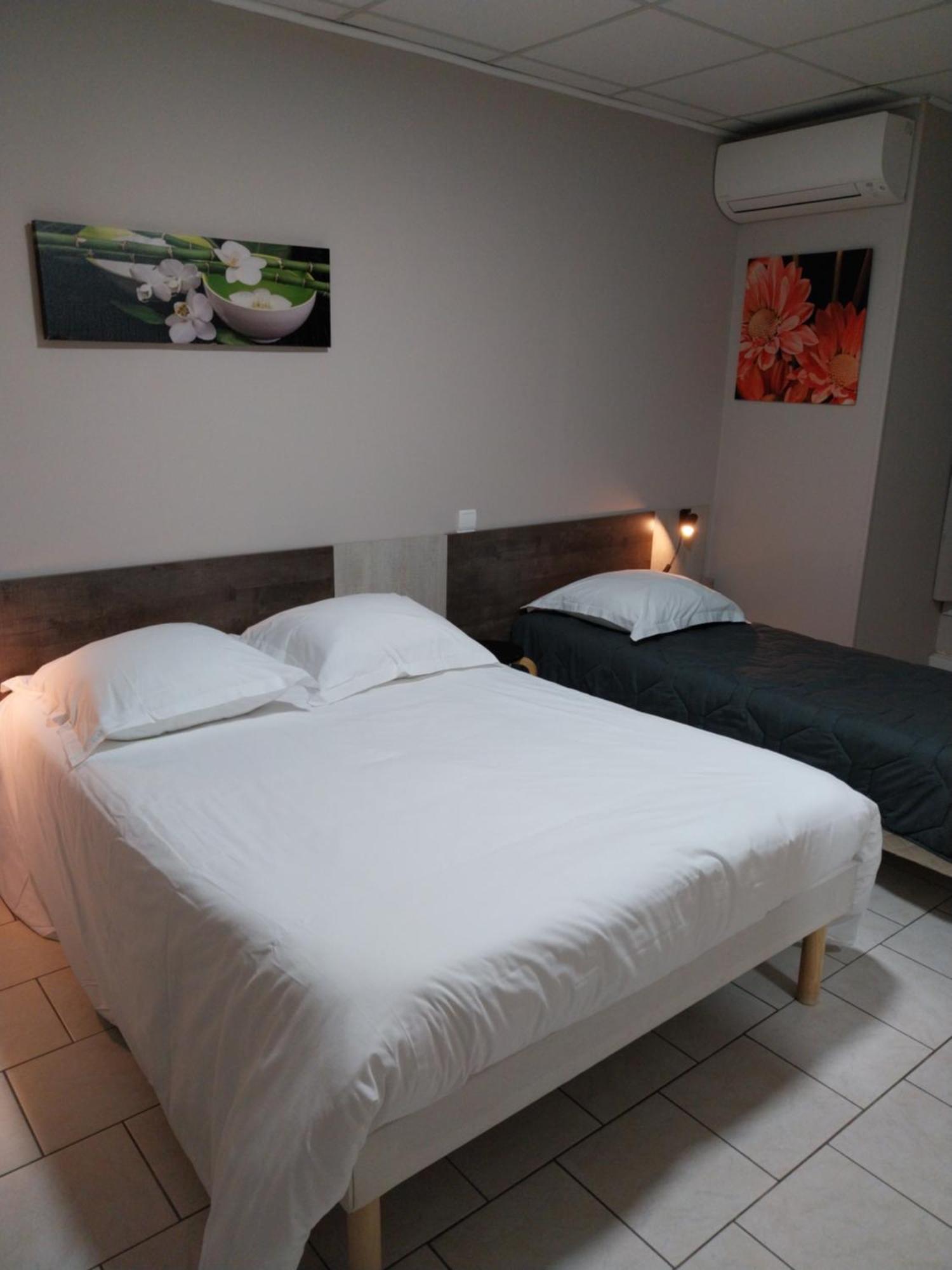 Le Petit Logis Hotel Beaumont-en-Véron Екстериор снимка