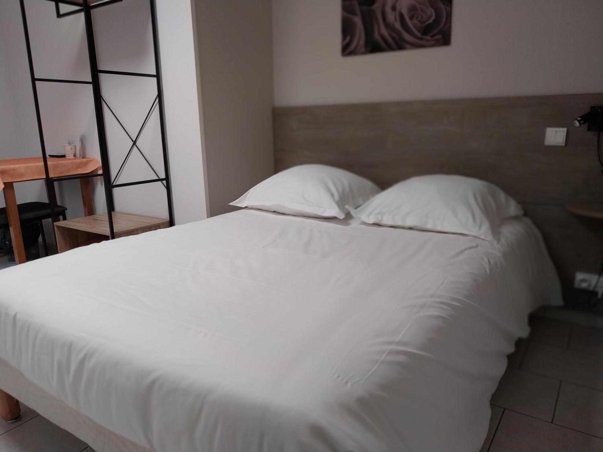 Le Petit Logis Hotel Beaumont-en-Véron Екстериор снимка