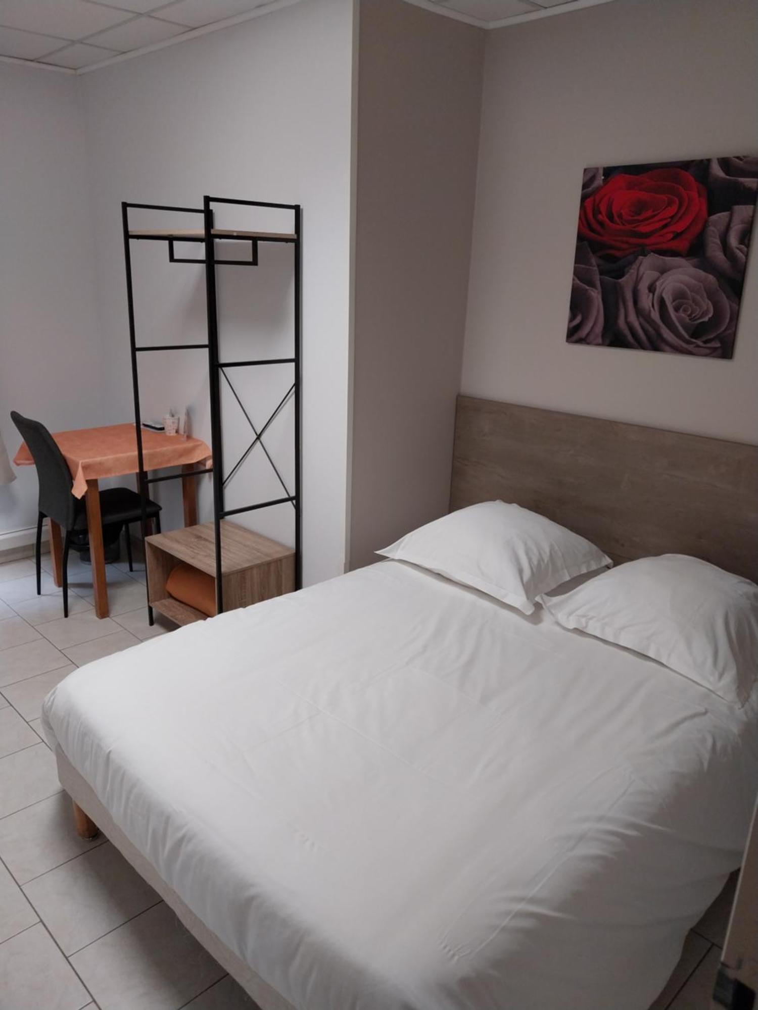 Le Petit Logis Hotel Beaumont-en-Véron Екстериор снимка